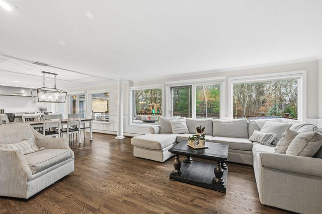 23 Middle Pond Path, Marstons Mills, MA 02648