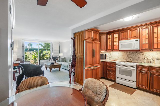 139 SUNRISE Avenue 101, Palm Beach, FL 33480