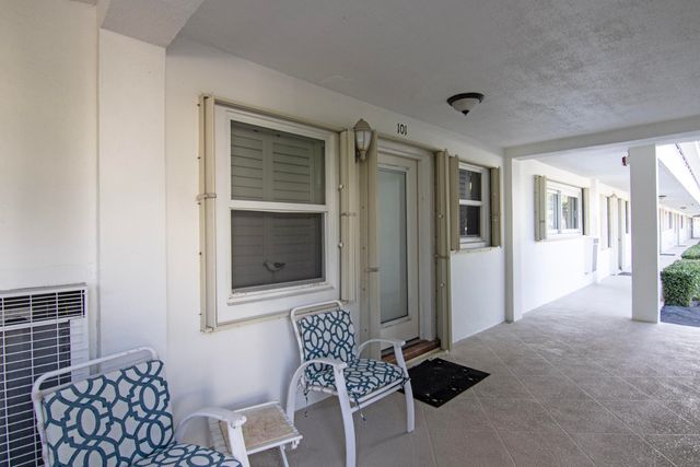 139 SUNRISE Avenue 101, Palm Beach, FL 33480