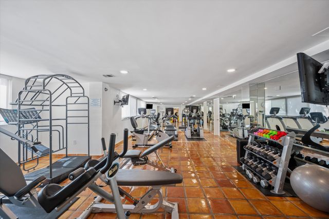 139 SUNRISE Avenue 101, Palm Beach, FL 33480