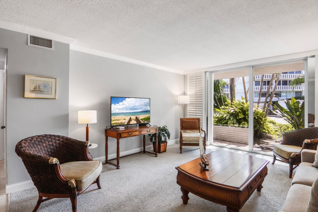 139 SUNRISE Avenue 101, Palm Beach, FL 33480