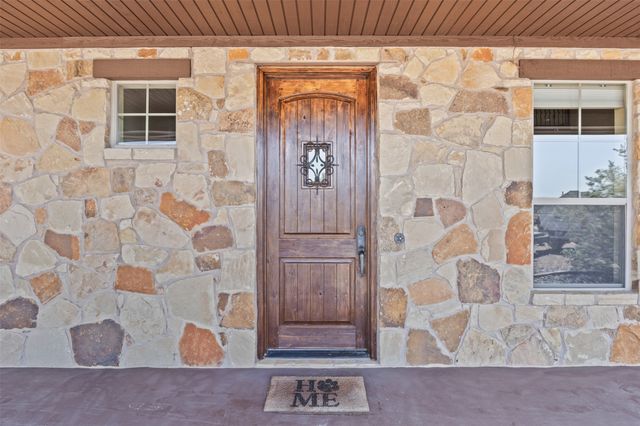 2407 Wills Way Drive, Granbury, TX 76049