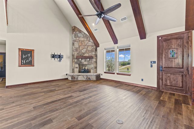 2407 Wills Way Drive, Granbury, TX 76049