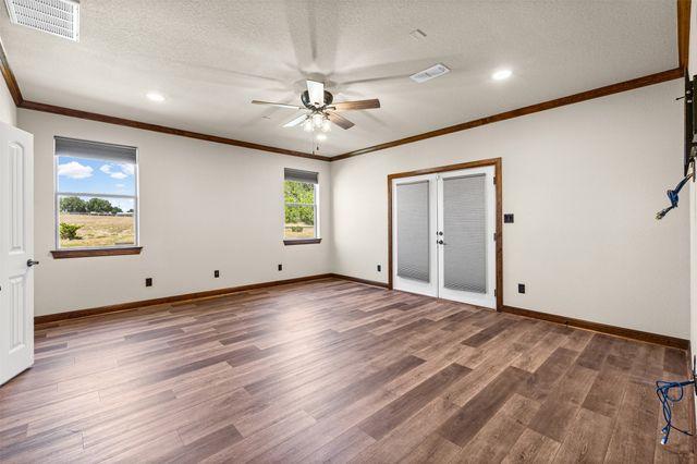 2407 Wills Way Drive, Granbury, TX 76049