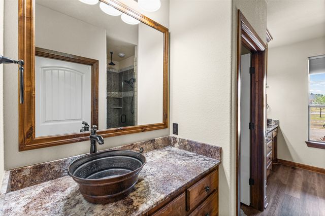 2407 Wills Way Drive, Granbury, TX 76049
