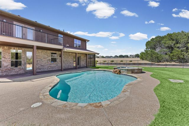 2407 Wills Way Drive, Granbury, TX 76049