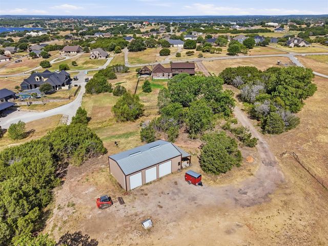 2407 Wills Way Drive, Granbury, TX 76049