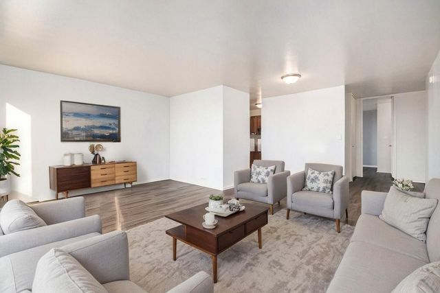 2605 S Indiana Avenue 301, Chicago, IL 60616