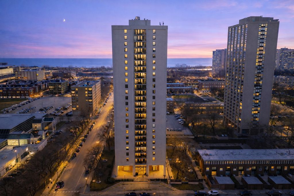 2605 S Indiana Avenue 301, Chicago, IL 60616