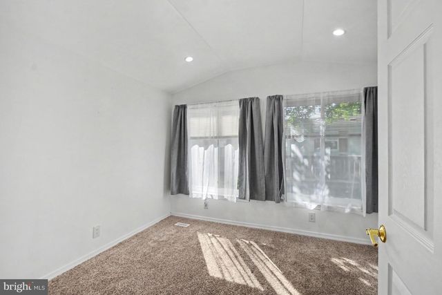 8 WILLIAMS WAY, Sellersville, PA 18960