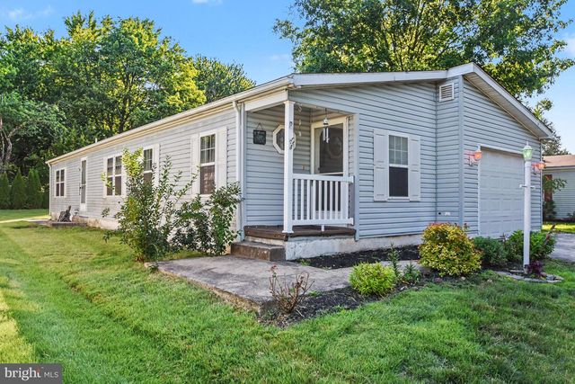 8 WILLIAMS WAY, Sellersville, PA 18960
