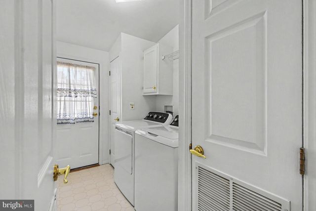 8 WILLIAMS WAY, Sellersville, PA 18960
