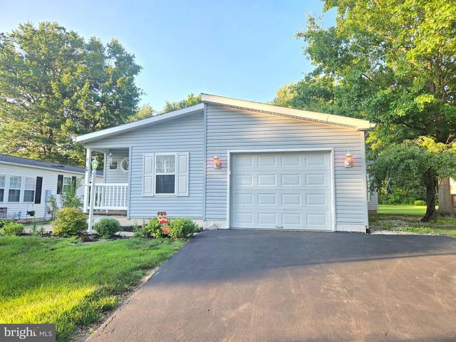 8 WILLIAMS WAY, Sellersville, PA 18960
