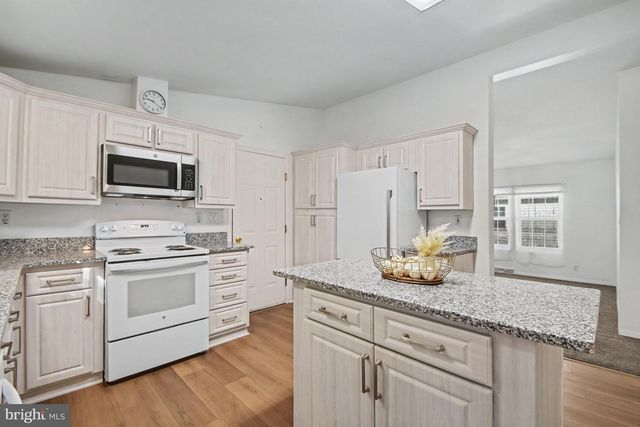 8 WILLIAMS WAY, Sellersville, PA 18960