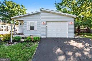 8 WILLIAMS WAY, Sellersville, PA 18960