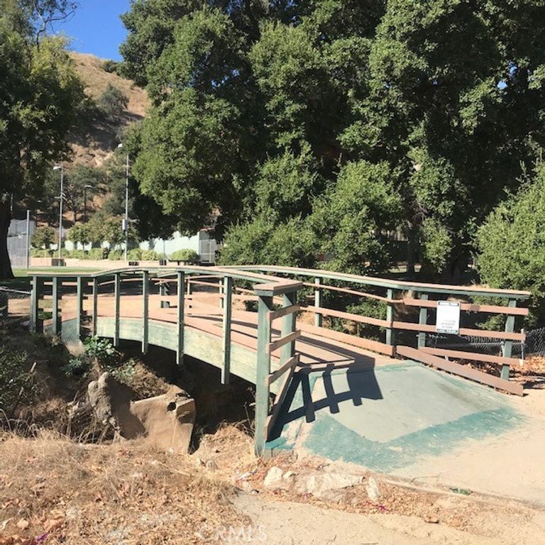 Image 5 of property listing at 0 Verdale, Val Verde, CA 91384