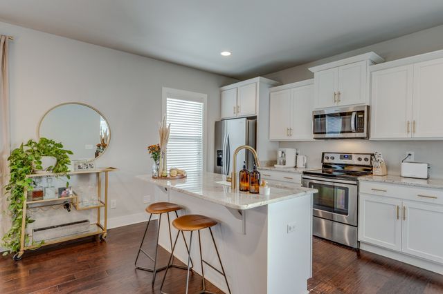 761 Cottage Park Dr, Nashville, TN 37207