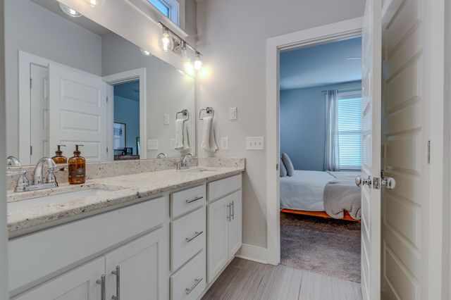 761 Cottage Park Dr, Nashville, TN 37207