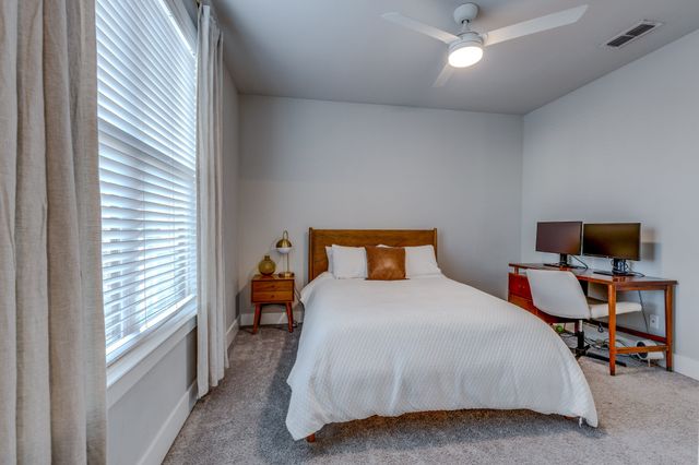 761 Cottage Park Dr, Nashville, TN 37207