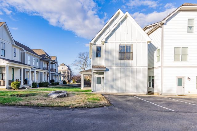 761 Cottage Park Dr, Nashville, TN 37207
