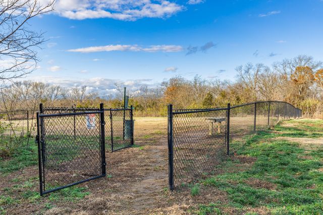 761 Cottage Park Dr, Nashville, TN 37207