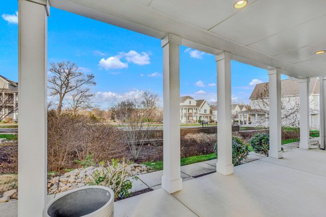 761 Cottage Park Dr, Nashville, TN 37207