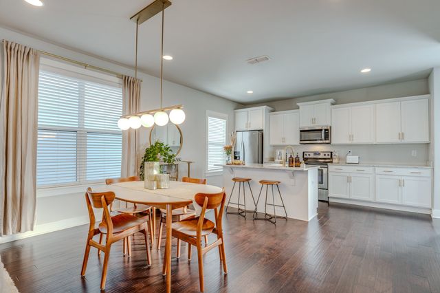 761 Cottage Park Dr, Nashville, TN 37207