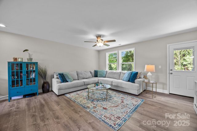 458 Summer Road, Hendersonville, NC 28792