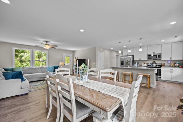 458 Summer Road, Hendersonville, NC 28792