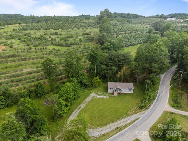 458 Summer Road, Hendersonville, NC 28792