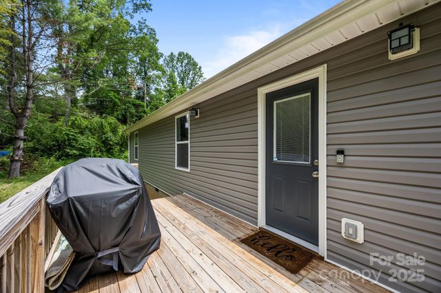 458 Summer Road, Hendersonville, NC 28792