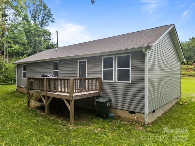 458 Summer Road, Hendersonville, NC 28792