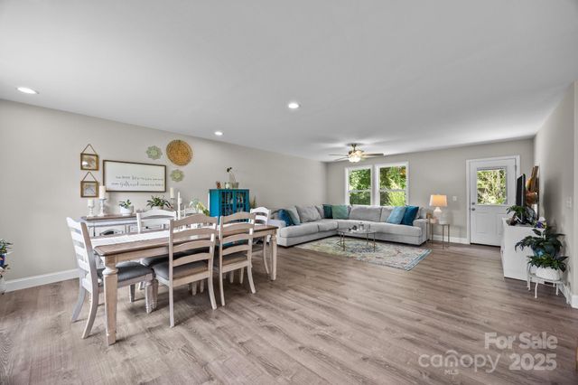 458 Summer Road, Hendersonville, NC 28792