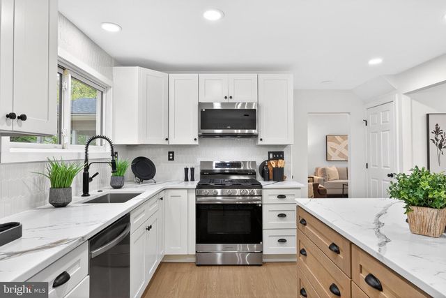 2518 DARTMOUTH WOODS RD, Wilmington, DE 19810