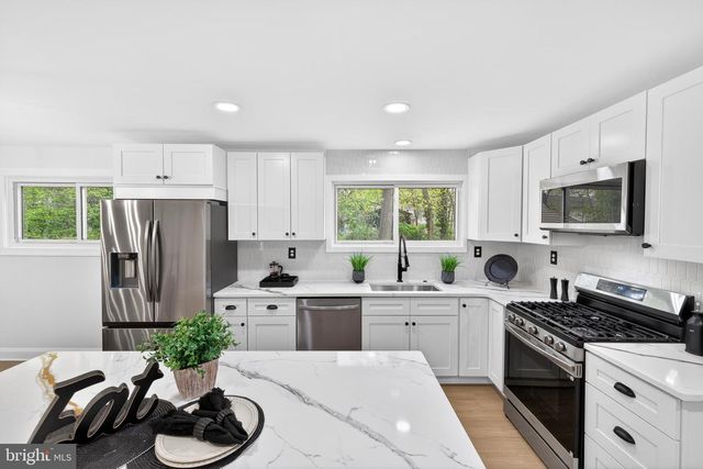 2518 DARTMOUTH WOODS RD, Wilmington, DE 19810