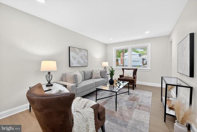 2518 DARTMOUTH WOODS RD, Wilmington, DE 19810