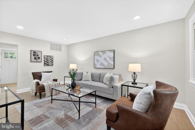 2518 DARTMOUTH WOODS RD, Wilmington, DE 19810
