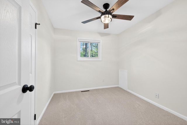 2518 DARTMOUTH WOODS RD, Wilmington, DE 19810