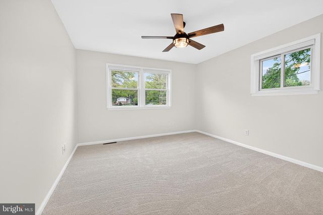 2518 DARTMOUTH WOODS RD, Wilmington, DE 19810