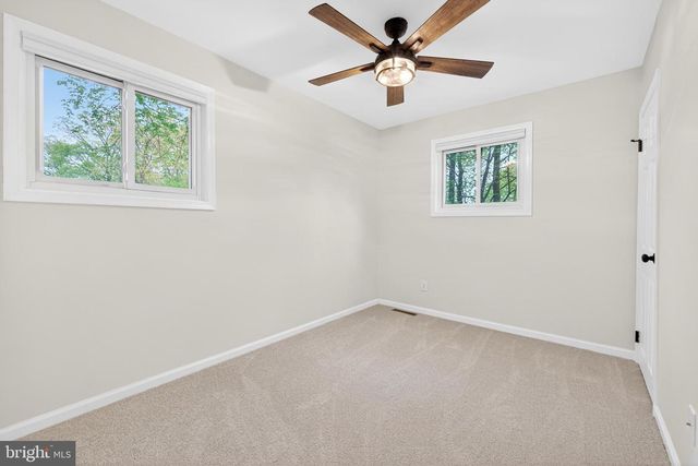 2518 DARTMOUTH WOODS RD, Wilmington, DE 19810