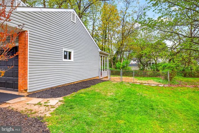 2518 DARTMOUTH WOODS RD, Wilmington, DE 19810