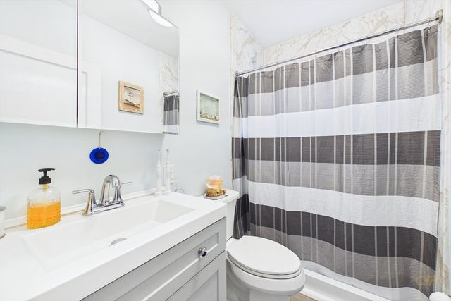 21 Sycamore St, Fairhaven, MA 02719