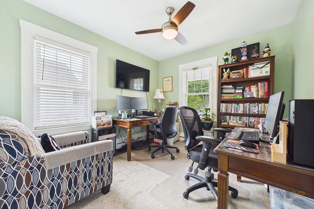 21 Sycamore St, Fairhaven, MA 02719