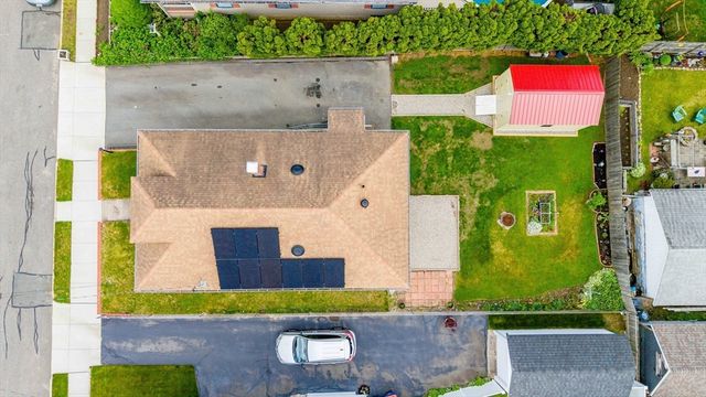21 Sycamore St, Fairhaven, MA 02719