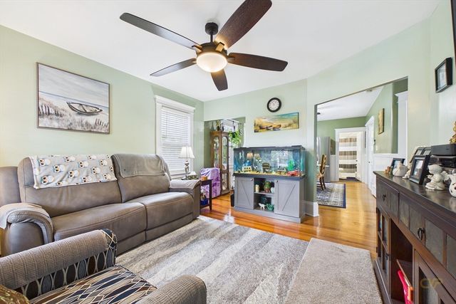 21 Sycamore St, Fairhaven, MA 02719