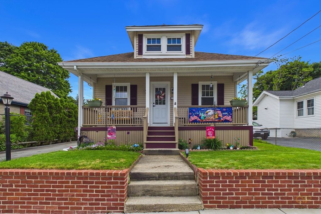 21 Sycamore St, Fairhaven, MA 02719