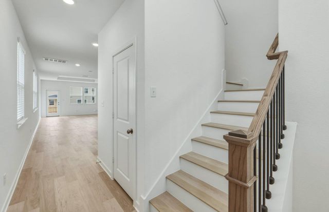 559 Kapok ST, Buda, TX 76610