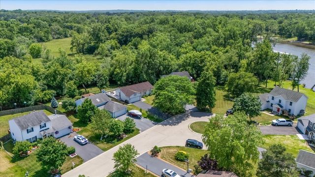 1122 Stratford Court, Island Lake, IL 60042
