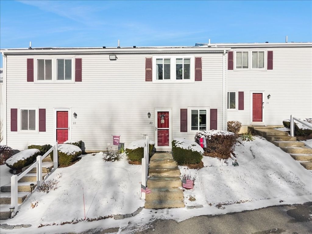 168 Hart St 23, Taunton, MA 02780