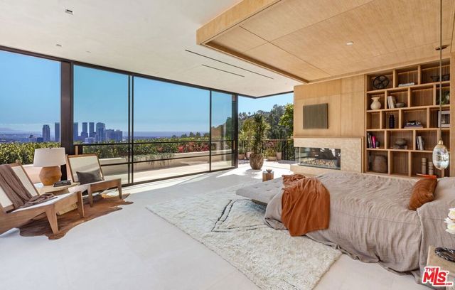 1039 Wallace, Beverly Hills, CA 90210